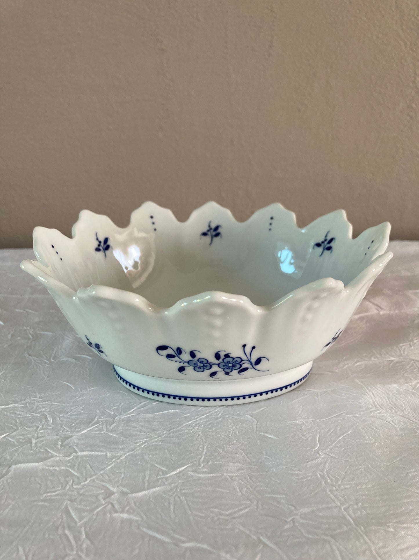 Petite Coupe en Porcelaine de Limoges au Bleu d’Arras