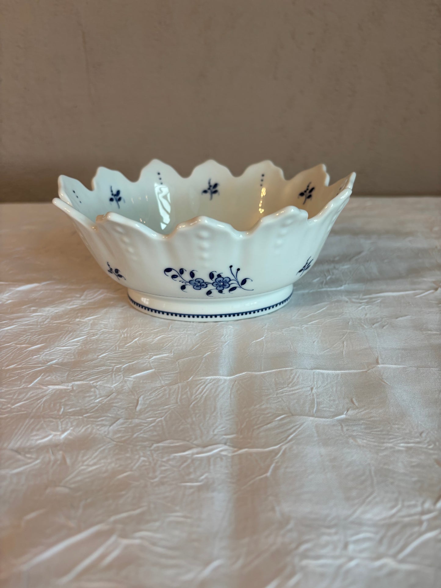Petite Coupe en Porcelaine de Limoges au Bleu d’Arras
