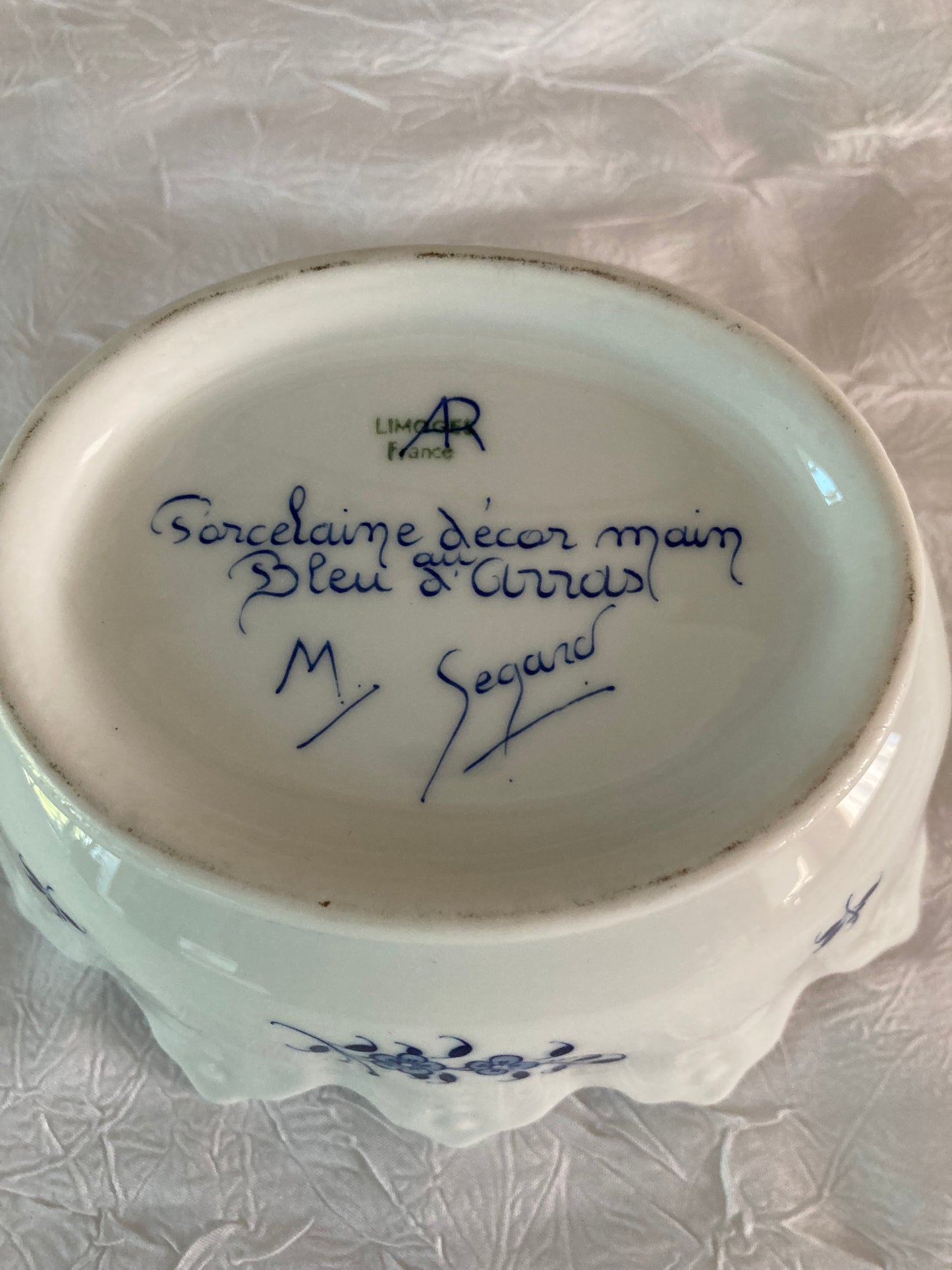 Petite Coupe en Porcelaine de Limoges au Bleu d’Arras